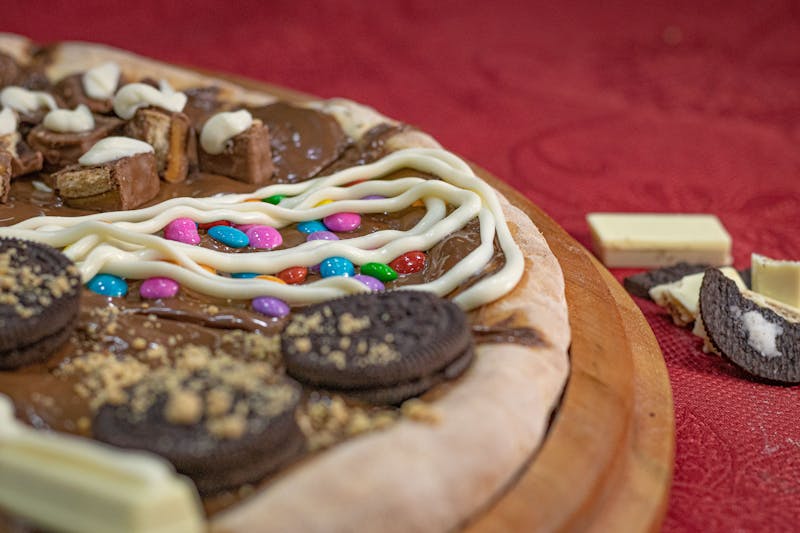 Cinnamon sugar dessert pizza
